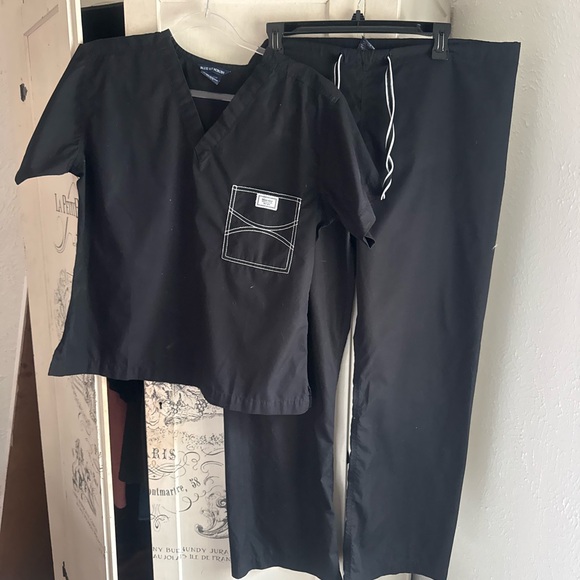Blue Sky Pants - Very Gently Preowned Blue Sky Shelby Black/White Skinny Scrub Set